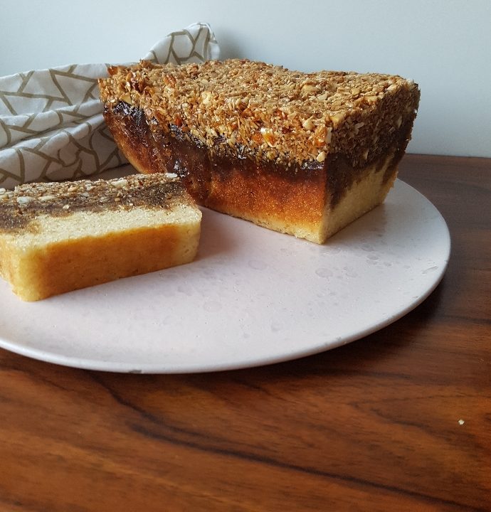 Drømmekage med mandeltopping.