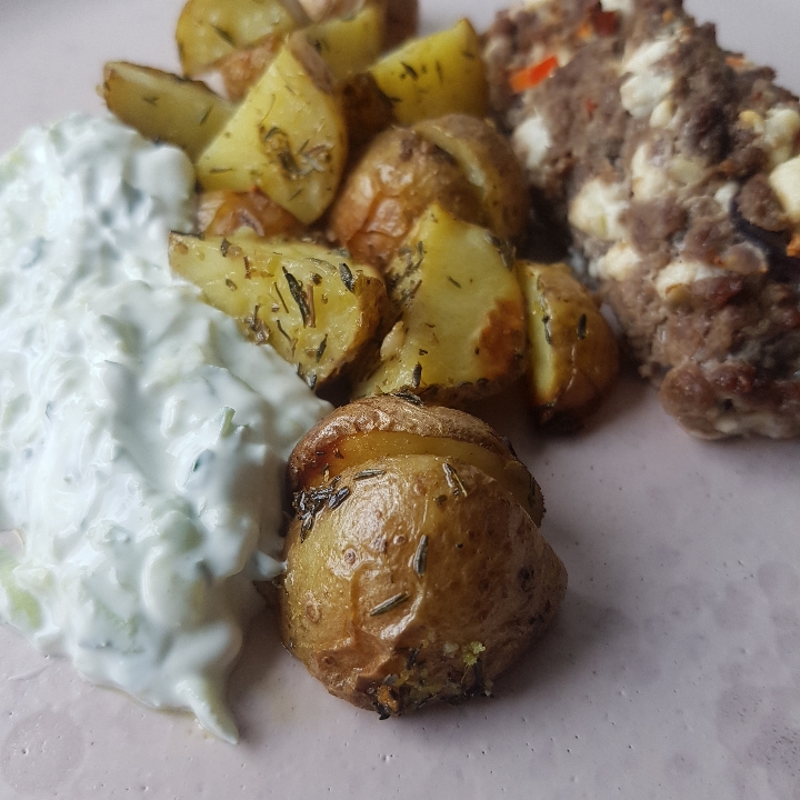 Græske minifarsbrød med kartofler og tzatziki #hashtagmor.