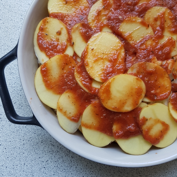 Italiensk inspireret kartofler, smuldrefrikadeller og bearnaise.
