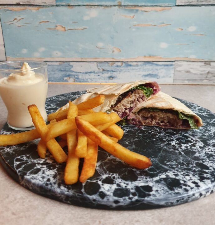 Tortillia panini opskrift – frikadelle sandwich med hjemmelavet aioli.