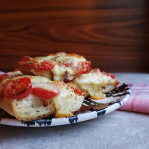 Tomat og oste brød - perfekt brød til suppe eller tilbehør