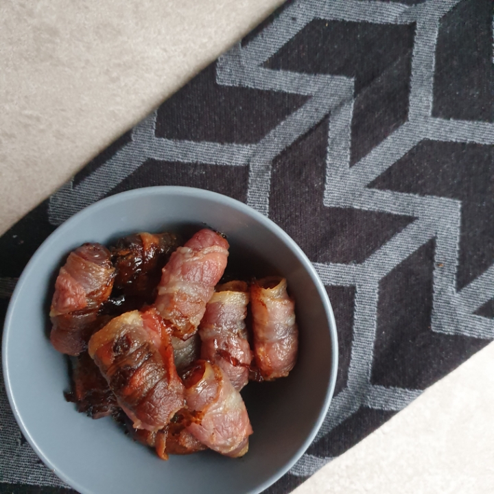 Bacondadler - lækre dadler med bacon.