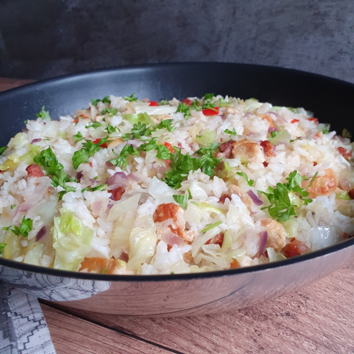 Stegte ris - lækker risret med kylling og bacon