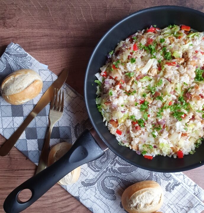 Stegte ris – lækker risret med kylling og bacon