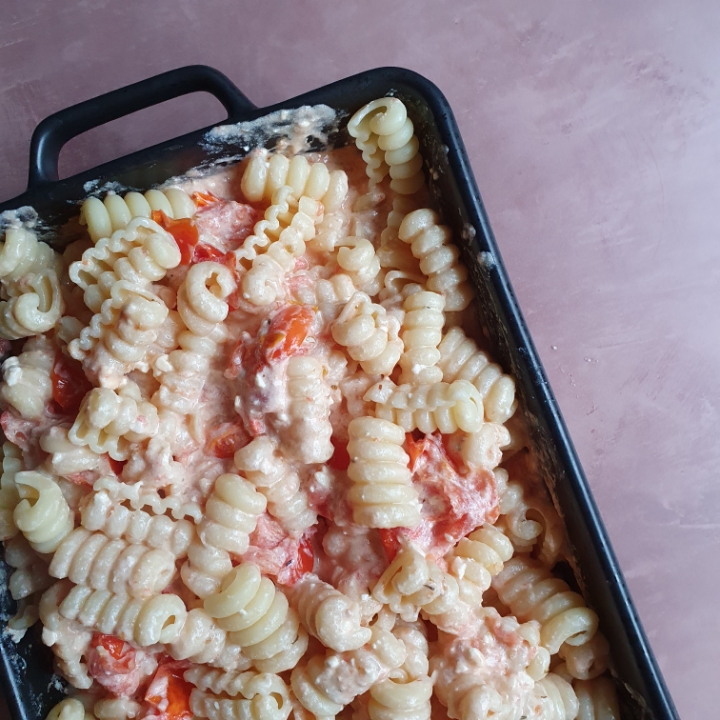 Bagte tomater med feta og pasta - TikTok pasta med bagt feta