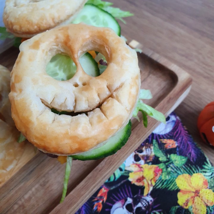 Halloween burgers - opskrift på halloween aftensmad