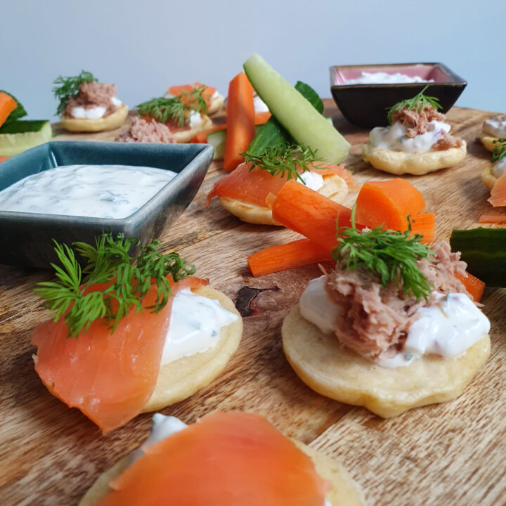 Blinis pandekager med tun og laks