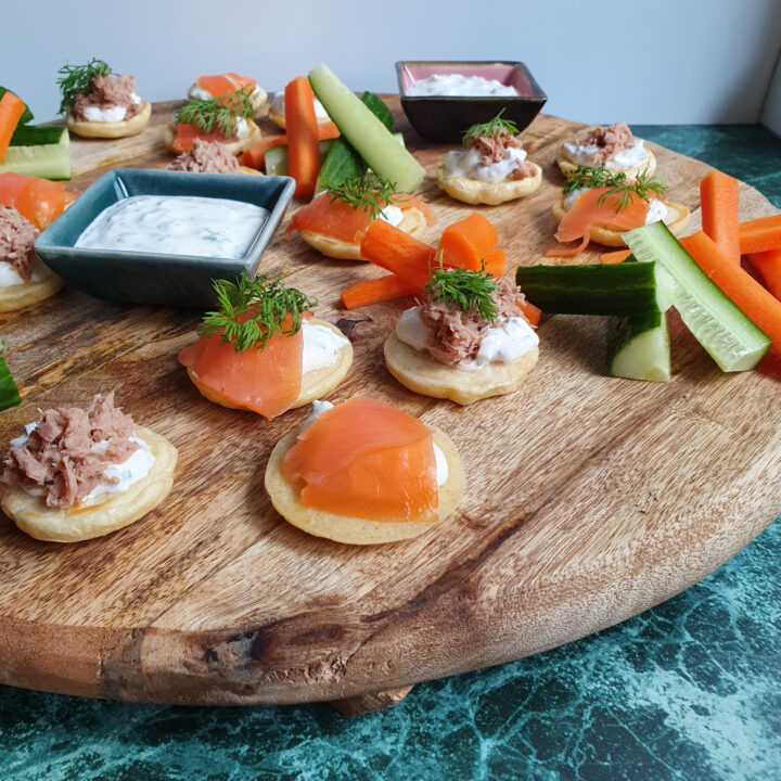 Blinis pandekager med tun og laks