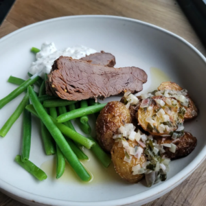 Bearnaise kartofler med flanksteak i ovn