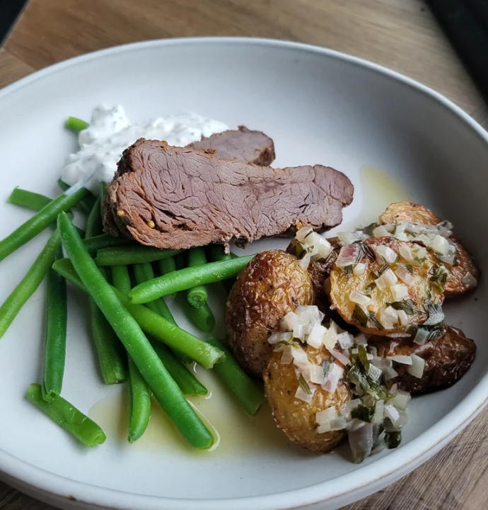 Bearnaise kartofler med flanksteak i ovn