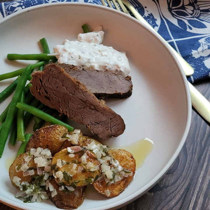 Bearnaise kartofler med flanksteak i ovn